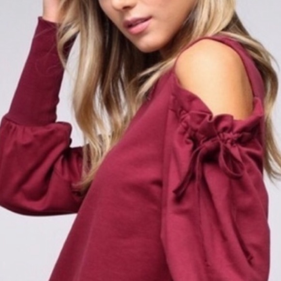 ❄️BURGUNDY COLD SHOULDER TOP - Picture 5 of 9